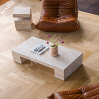 Meubles modernes personnalisés de salon en pierre Table basse rectangulaire de faible hauteur Table basse à socle cubique en marbre blanc naturel