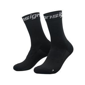 Nouvellement conçu hommes femmes chaussettes de cyclisme en plein air course alpinisme Logos chaussettes personnalisées pour l'absorption de la sueur respirabilité - Product Image 3