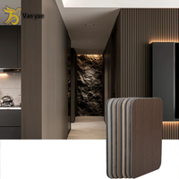 Panneaux muraux modernes imperméables écologiques en PVC avec design graphique pour la décoration intérieure des murs domestiques