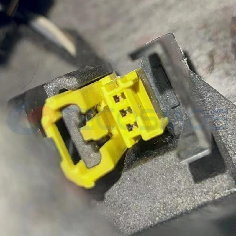 Car Connector For sensor has three yellow pins CT3-0240M