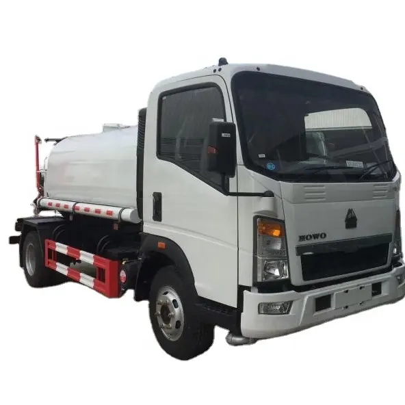 Truk tangki air Sinotruk HOWO 4X2 5000 liter, truk penyiram air 5 ton untuk diskon besar