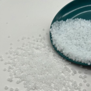 Gránulos compuestos de PVC transparentes rígidos antiestáticos certificados ISO de grado moldeado para accesorios de tubería - Product Image 3