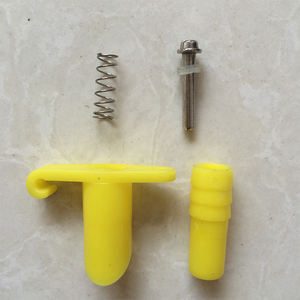 Equipo agrícola Rabbit Cage Drinker Nipple Waterer para la venta - Product Image 3