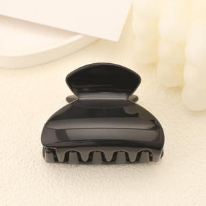 Pinces à cheveux en plastique faites à la main pour femmes couleur unie brillant <span class=keywords><strong>demi</strong></span> queues de cheval PC décontracté griffe conception petite taille pour carton de fête - Product Image 4