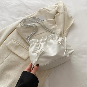 Ins mode haute qualité en cuir PU chaîne sac à bandoulière sangle unique nouveau nœud Design grande capacité fourre-tout décontracté bandoulière seau - Product Image 5