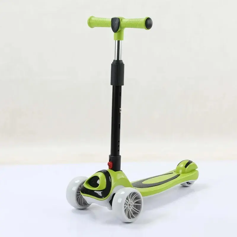 Nuovo modello giocattoli per bambini Scooter per bambini 3 in 1 Scooter multifunzionale per bambini 3 ruote pieghevole Scooter con sedile per bambini