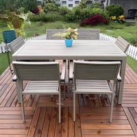 Ensemble de table et de chaises en WPC pour l'extérieur, léger, durable, moderne, minimaliste, villa, cour, jardin, patio, balcon populaire, café, salle à manger