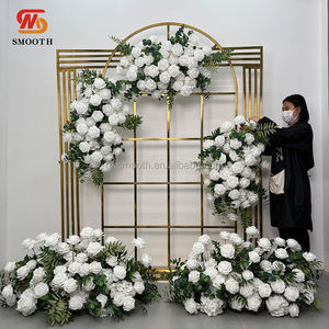 Decoración de Fondo para Eventos y Bodas SMOOTH, Arreglo Floral, Conjunto de Flores Blancas y Verdes - Product Image 1