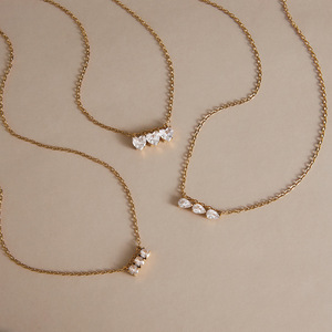 Collar con Colgante de Corazón Minimalista Chapado en Oro de 18K con Cadena de Serpiente de Circonia Cúbica, Joyería para Mujer - Product Image 3
