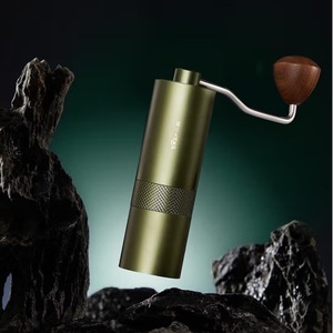 Molinillo de café manual Little Bear, de acero inoxidable, verde, portátil, para uso doméstico y de viaje. - Product Image 3