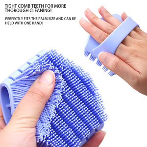 Brosse de bain hexagonale bleue au design moderne pour femmes, brosse en silicone pour le shampoing et le massage du cuir chevelu - Product Image 6