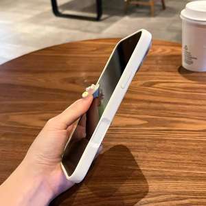 Funda de teléfono móvil de silicona líquida de lujo con un botón AI para Apple 17promax IPhone16 para agarre de teléfono de succión magnética - Product Image 2