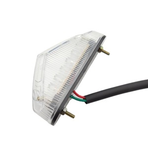 Die hinteren Rückleuchten des D168 Motorrad-Schutzblechs sind mit LED-Brems- und Lauflichtern sowie dreieckigen roten Nachtlichtern modifiziert. - Product Image 5