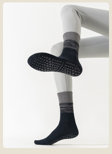 Manufacturer Custom Logo Cotton Girls Anti Slip Grip Pilates <b>Socks</b> Non Slip Barre Yoga <b>Silicon</b> <b>Socks</b> for Women - Product Image 5