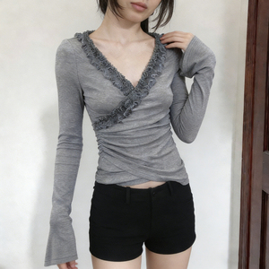 Top de Punto con Cuello en V para Mujer, con Ribete de Volantes, Textura Fruncida, Manga Larga Acampanada, Ajuste Entallado - Product Image 2