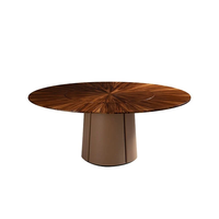 Table à manger ronde de luxe en bois d'ébène mexicain avec plateau en placage de bois Sunburst et base en cuir microfibre, mobilier de salle à manger design pour villa et hôtel
