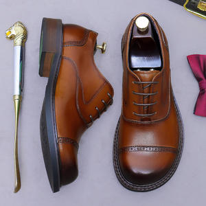 Zapatos Oxford de cuero genuino para hombre, personalizados, retro, casuales, sencillos, con cordones grabados - ideales para ocasiones formales de negocios. - Product Image 4