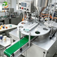 Machine de remplissage et de scellage semi-automatique pour petits pots de yaourt et de pouding, avec dosage par pompe et composants PLC, pour l'emballage alimentaire en plastique