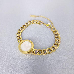 Bracelet tendance en acier inoxydable plaqué or 18 carats avec chiffres romains noir et blanc, style chaîne cubaine, pour femme et unisexe - Product Image 1