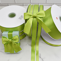 Ruban en satin polyester vert brillant de 3 mm à 5 cm de largeur personnalisée, avec logo en relief, pour emballage uni et artisanat de vêtements – Fournisseur en gros Hanfan Factory