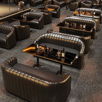 Ensemble de mobilier de bar en gros : canapé en cuir, fauteuil et table, sièges de bistrot, ensemble table et chaises de bar pour discothèque