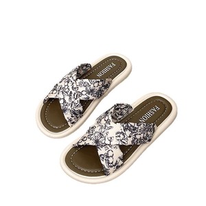 Fashionable Versatile Soft Soled Beach Shoes For Outerwear Paired With Casual Flat Slippers For Women - Product Image 1