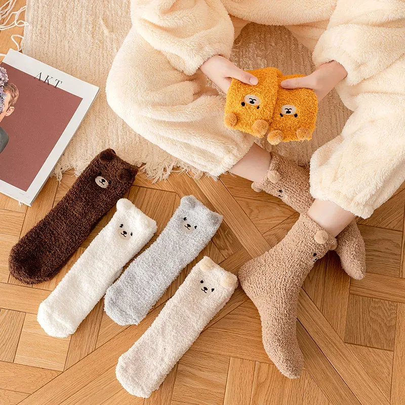 Chaussettes d'hiver chaudes et pelucheuses pour la maison Kawaii 3D Bear Cute Animal Thick Fleece Women Fuzzy Socks