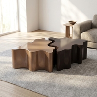 Ensemble de tables basses modernes en HDF peintes sur mesure, en forme de puzzle imbriqué, pour salon design, inspiré des projets de villas de luxe en Finlande