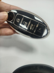 <span class=keywords><strong>Cover</strong></span> per Chiave Auto in TPU Nero con Bordo Argento a 4 Pulsanti per <span class=keywords><strong>Nissan</strong></span> Fit Sylphy X-Trail Teana <span class=keywords><strong>Qashqai</strong></span> Juke Tiida Bluebird - Product Image 4