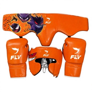 Conjunto Profesional Personalizado de Entrenamiento de Kickboxing y Muay Thai en Cuero Vacuno Genuino (Guantes, Protector de Cabeza y Protector Inguinal) - Product Image 4