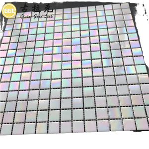 Mosaico de Vidrio Cristalino Blanco y Rosa Brillante, Impermeable, Antideslizante, Mini Cuadrado, para Piscinas, Baños y Exteriores - Product Image 1