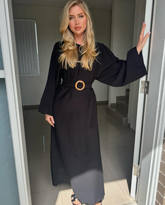 イスラム教徒のドレス木製バックル付きトルコエレガントアバヤドレスワイド長袖無地マキシ控えめアバヤ女性 - Product Image 2