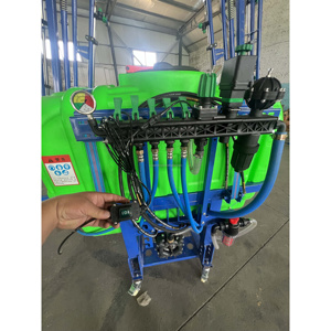 Nuovo Spruzzatore Agricolo a Secchio Piatto da 500L 650L 800L 1000L per Trattore con Pompa e Barra Irroratrice - Product Image 3