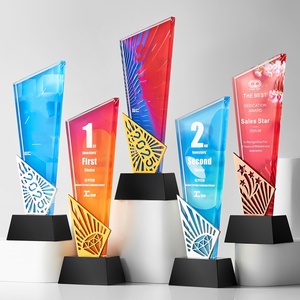 Trophée en cristal personnalisé imprimé UV et gravé, trophée en verre commercial pour souvenirs d'employés excellents - Product Image 1
