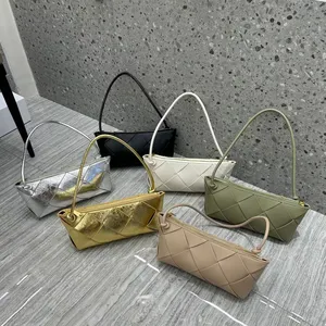 Bolsos de hombro pequeños de cuero suave OEM/ODM bolso de hombro tejido de cuero de vaca genuino para mujer