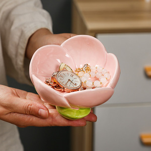 Caja de Joyería de Cerámica con Forma de Tulipán y Tallo Verde para Almacenamiento en el Dormitorio, Diseño Moderno - Product Image 2