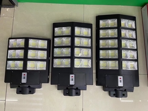 Lampe solaire LED intégrée pour extérieur 1000W avec capteur IP65 pour l'éclairage de jardin - Product Image 6