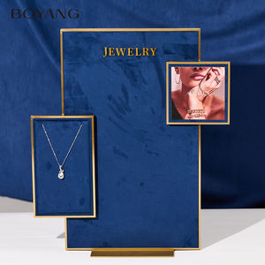 Boyang Individuelle Schmuckvitrine Luxus Samt Metall Schmuckständer Requisiten - Product Image 5