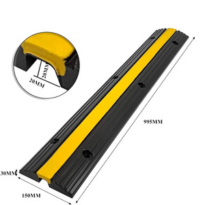 مطب سرعة خارجي أحادي القناة من المطاط لحماية الكابلات - تركيب ثابت محمول على الأسطح الخرسانية - Product Image 2