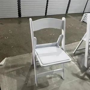 Cadeiras de plástico brancas para casamentos em resina, cadeiras dobráveis de Wimbledon para eventos, fábrica por atacado