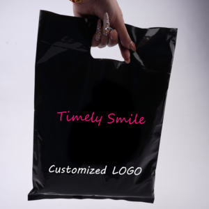 <span class=keywords><strong>Sac</strong></span> de courses en plastique noir de haute qualité avec logo personnalisé, <span class=keywords><strong>sac</strong></span> d'emballage en plastique LDPE HDPE avec poignée découpée - Product Image 2