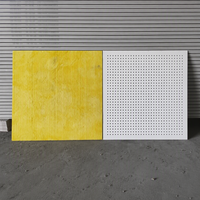 Panneau de plafond acoustique perforé en carton gypse avec surface en papier, absorbant le son, pour la décoration de salles d'exposition et de bureaux