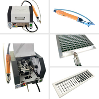 Machine à riveter automatique portative avec système d'alimentation pour l'assemblage de quincaillerie, de meubles, d'appareils électroménagers et de métaux