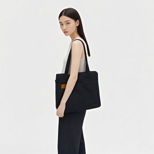 Bolso de Mano Minimalista de Lona de Color Sólido, Mediano/Extra Grande, con Correa para el Hombro, Bolsillo Frontal con Logotipo, para Oficina, Viajes Diarios, Compras, Aire Libre - Product Image 6