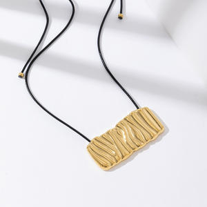 Moda tendencia joyería declaración deslustre libre largo PU cuero Acero inoxidable rectángulo colgante babero collar - Product Image 4