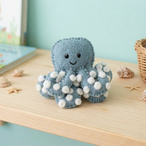 Mini pulpo de fieltro de lana, hecho a mano, animal del mundo marino para decoración del hogar, comercio justo y artesanal. - Product Image 5