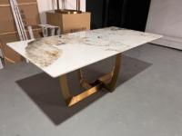 Table à manger moderne Gailswei 6 places avec plateau en pierre frittée et pieds en métal pour villas, hôtels, restaurants