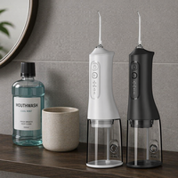 Tragbare kabellose Wasser flosser Wiederauf ladbare Mund dusche und Zahn reiniger mit 300ml IPX7 wasserdichtem Wassertank für unterwegs