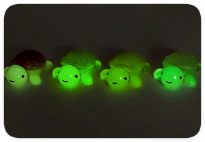 Mini figurines d'animaux lumineuses en résine DIY en gros, qui brillent dans le noir, tortues, lots de figurines d'animaux minuscules, breloques surprises, sachets surprises, jouets de bain - Product Image 3