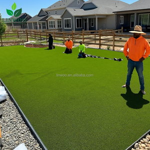 Linwoo 30mm 인공 녹색 잔디 웨딩 카펫 롤 정원 조경 가정용 플라스틱 내구성 합성 잔디 - Product Image 1